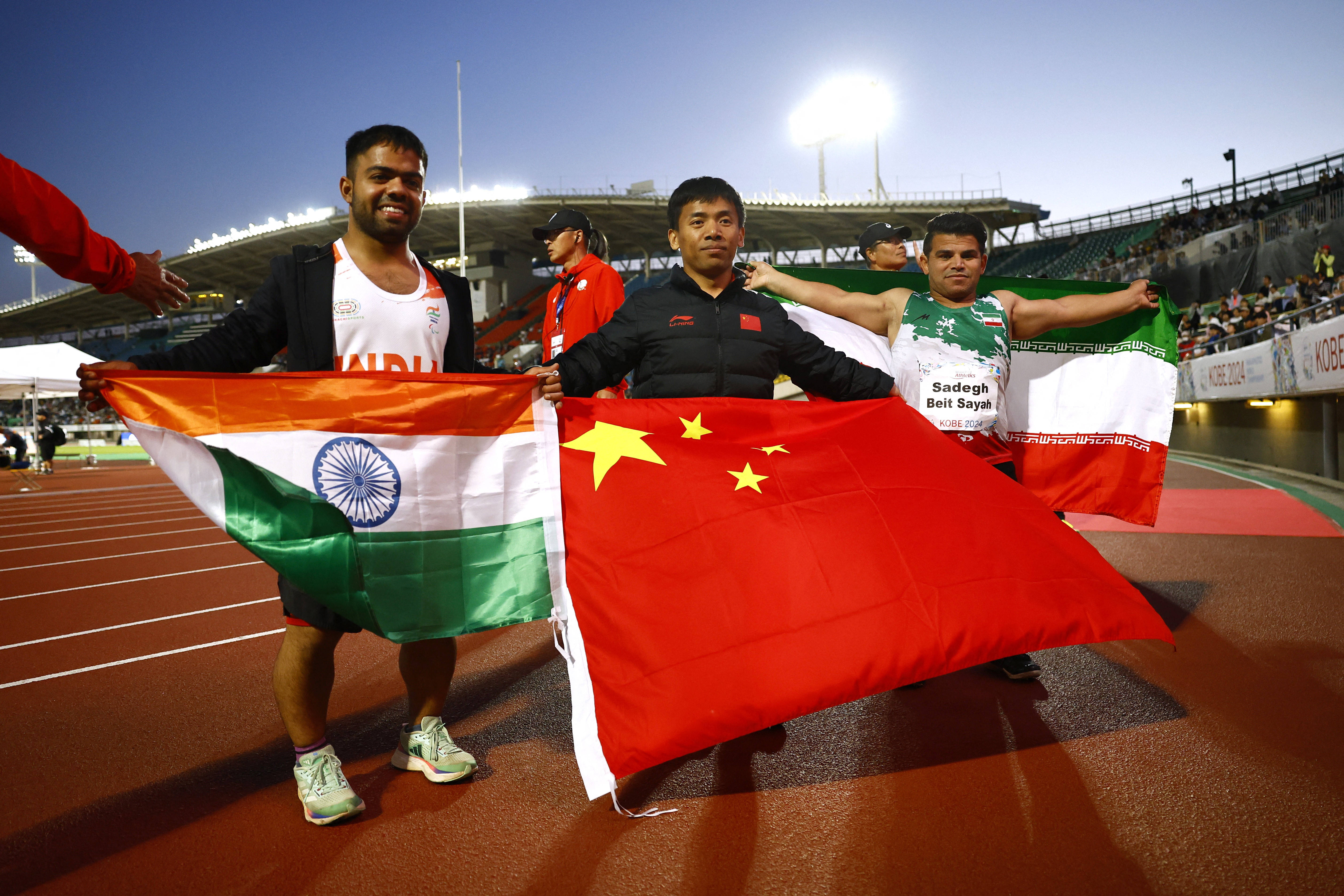  姆巴佩回归赛场，精彩发挥首场状态亮眼，拜仁观众沸腾！